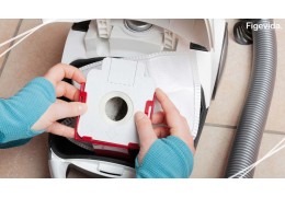Come sostituire sacchetto e filtro dell'aspirapolvere