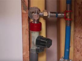 CONTROLLARE IL FLUSSO D'ACQUA